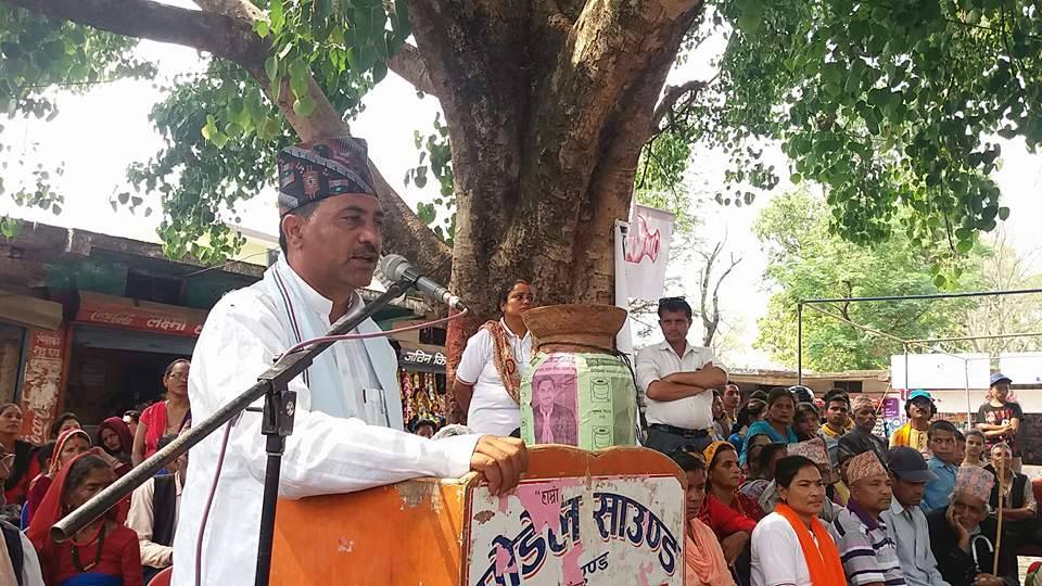 स्वतन्त्र उम्मेदवारको चुनावी सभा : समाजलाई जिताउने र पार्टीको हालीमुहाली तोड्ने अभियानको शुरुवात भएको घोषणा