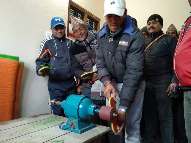 सुर्खेतमै खुल्यो चप्पल कारखाना