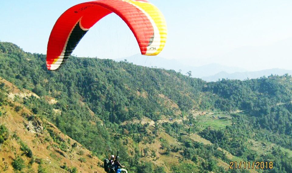 महाबुमा उड्यो पहिलो पटक प्याराग्लार्इडिङ्ग