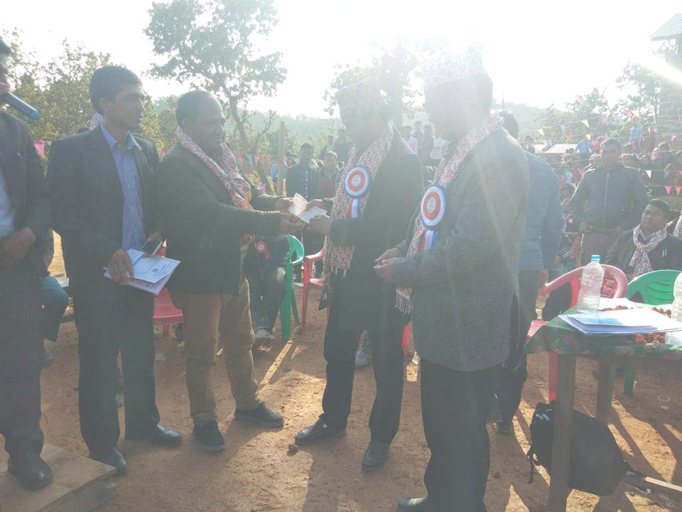 अक्षयकोषका लागि ५० हजारको चेक हस्तान्तरण