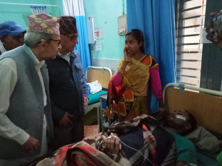 राप्रपा संयुक्तले हावाहुरीका मृतकका परिवारलाई साँढे १२ हजार दिने