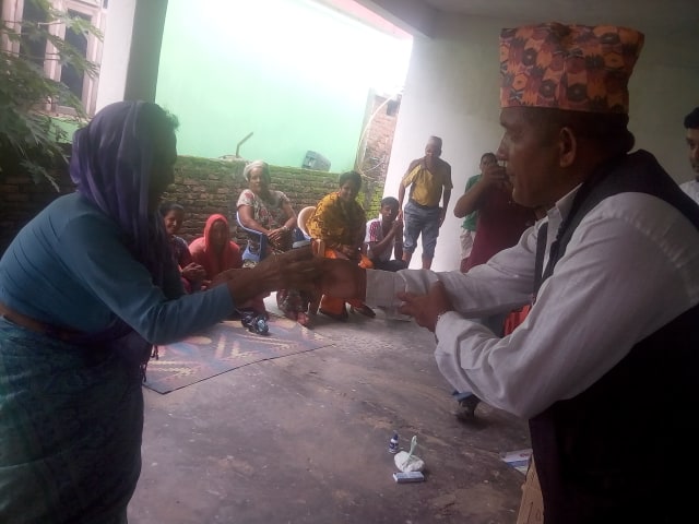 बाढी प्रभावित क्षेत्रमा पिउस वितरण