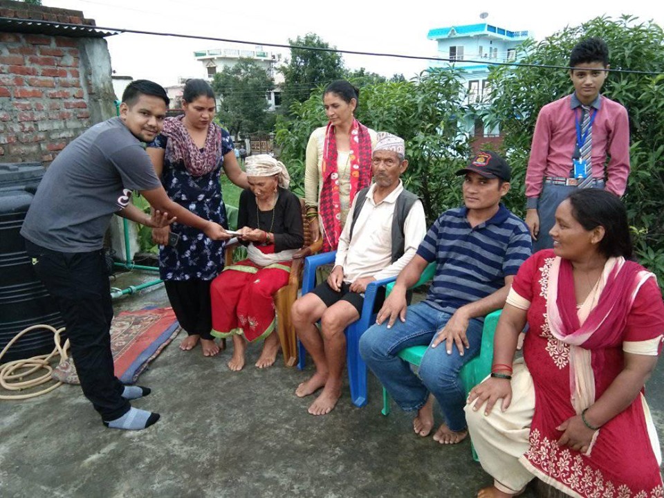 मृत्यु भएको भन्दै लगतकट्टा गरिएका जेष्ठ नागरिकलाई बुझाईयो भत्ता