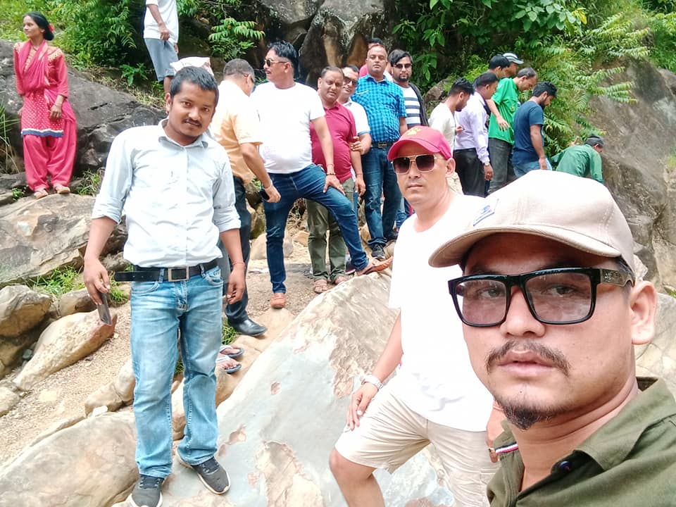 खोला संरक्षणमा जुटे स्थानीय