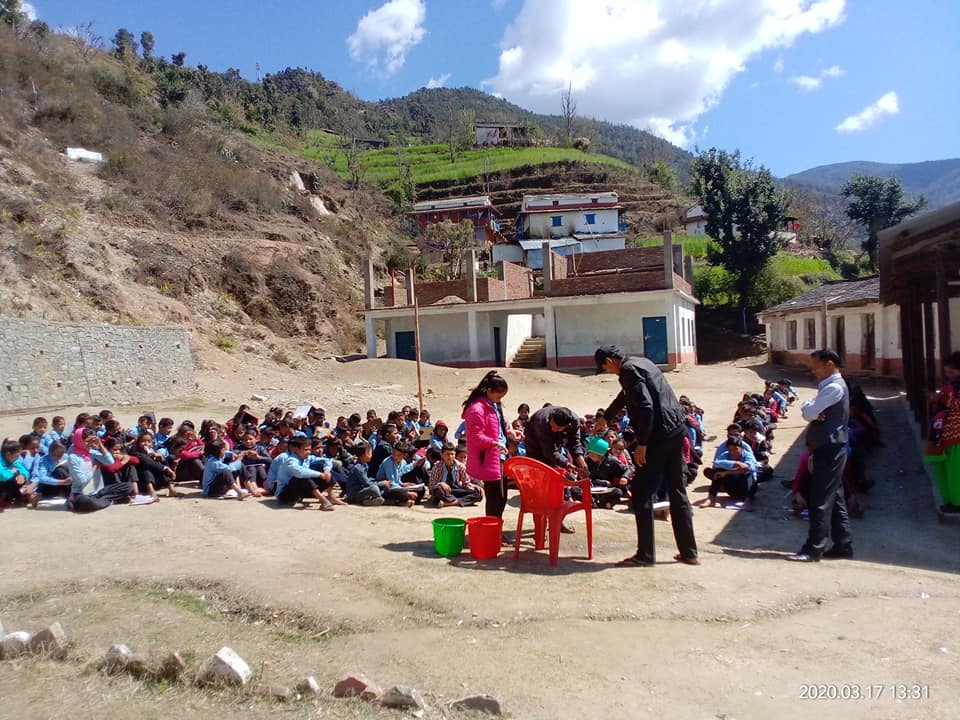 ‘स्थानियलाई सरसफाईमा सजग पार्दै युवा’