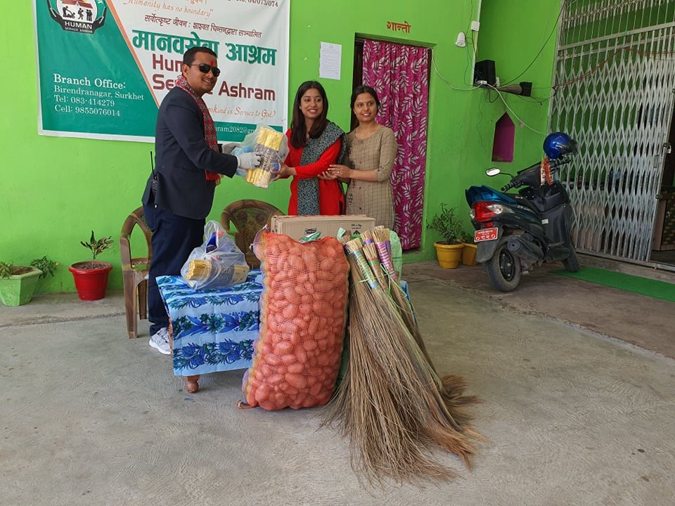 जन्मदिनको अवसरमा आश्रमलाई सहयोग