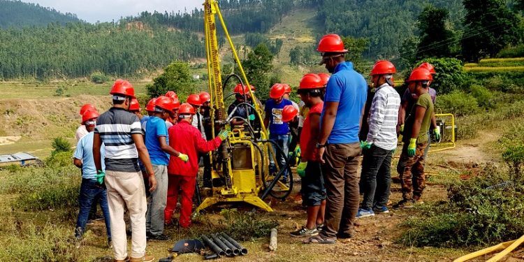 पेट्रालियम पदार्थ अन्वेषण ‘फिल्ड’को काम तिहारपछि