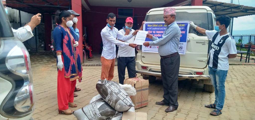 विभिन्न पालिकालाई खाद्यान्न सहयोग