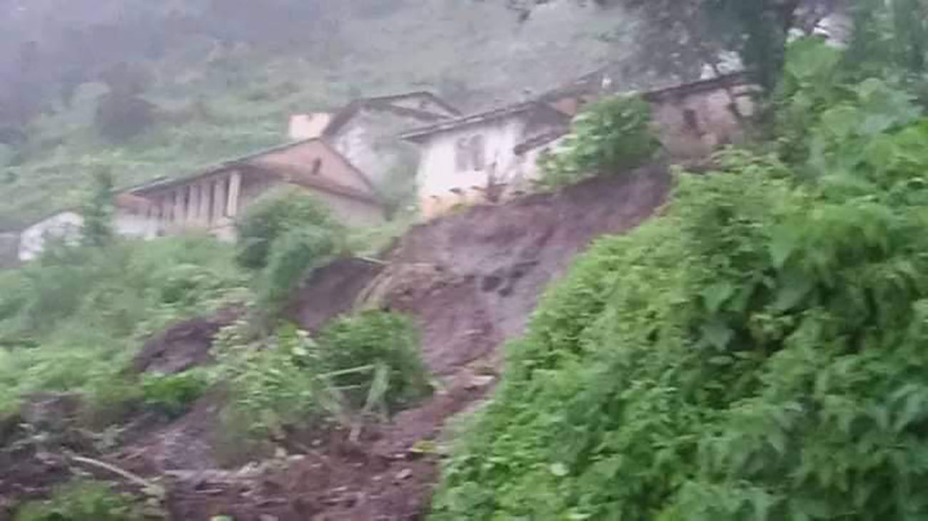 जाजरकोटको बारेकोटमा पहिरो ३ जनाको शव भेटियो, ९ जना बेपत्ता