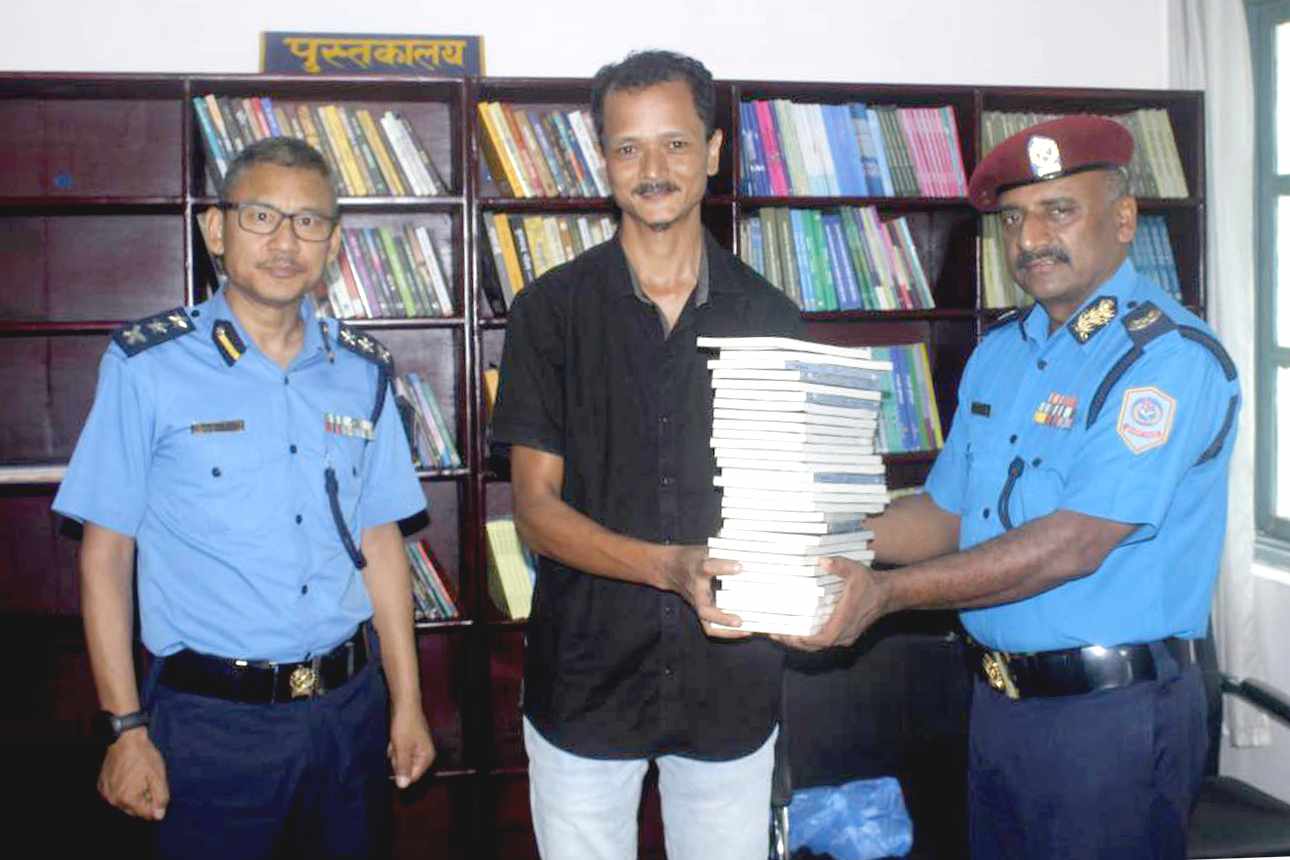‘हिरासतमा पुस्तकालय’का लागि ‘रमा’ उपन्यास सहयोग